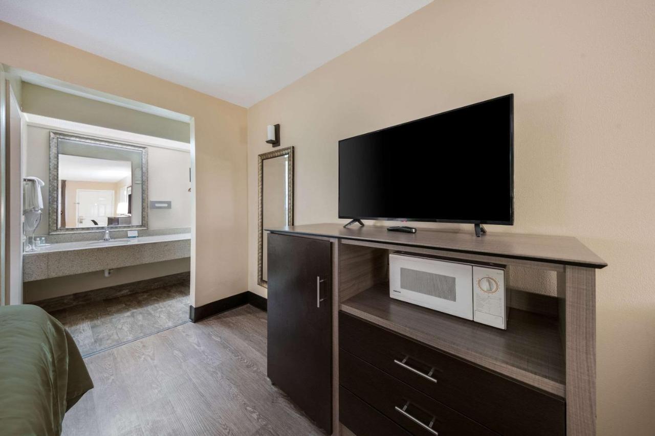 Quality Inn & Suites Garland - East Dallas Dış mekan fotoğraf