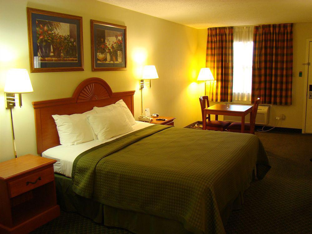 Quality Inn & Suites Garland - East Dallas Oda fotoğraf
